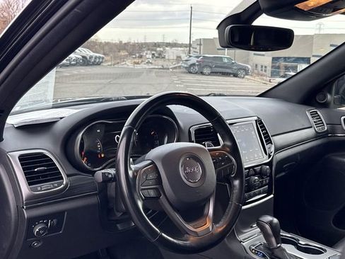 Used 2020 Jeep Grand Cherokee Limited X image 23