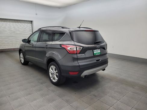 Used 2018 Ford Escape SE image 5