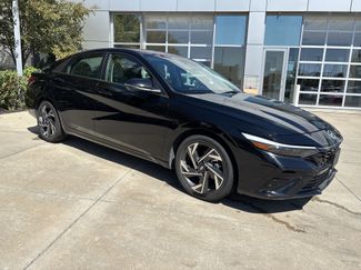 Used 2024 Hyundai Elantra Limited FWD video 2