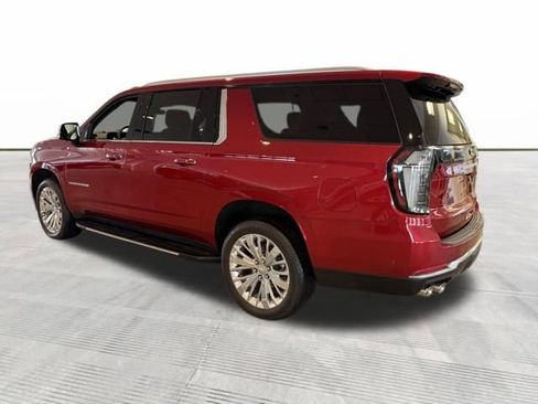 Used 2025 Chevrolet Suburban Premier image 6