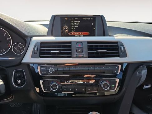 Used 2017 BMW 320i Sedan image 10