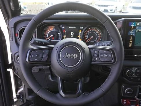 New 2026 Jeep Wrangler Unlimited Rubicon AWD/4WD image 26