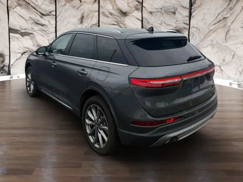 Used 2022 Lincoln Corsair AWD w/ Premium Package image 5