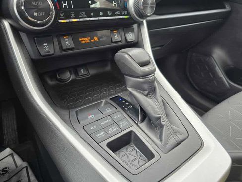 Used 2020 Toyota RAV4 XLE image 23