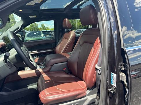 Used 2023 Ford Expedition Limited AWD/4WD image 9