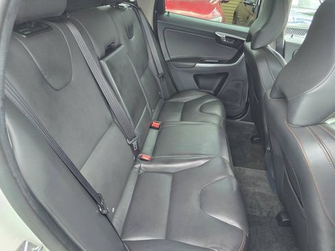 Used 2017 Volvo XC60 T6 Dynamic w/ Climate Package AWD/4WD image 28
