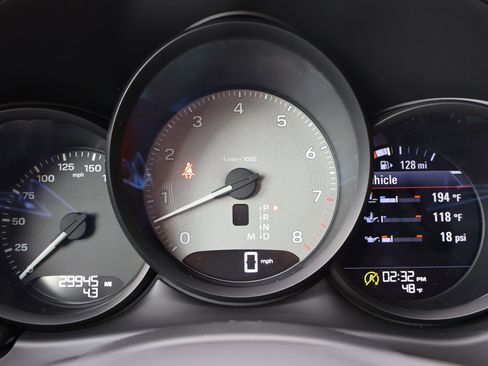 Certified 2023 Porsche Macan S image 17