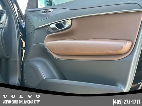 Used 2023 Volvo XC90 B6 Ultimate w/ Protection Package Premier image 22