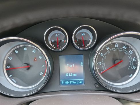 Used 2012 Buick Regal Premium image 28