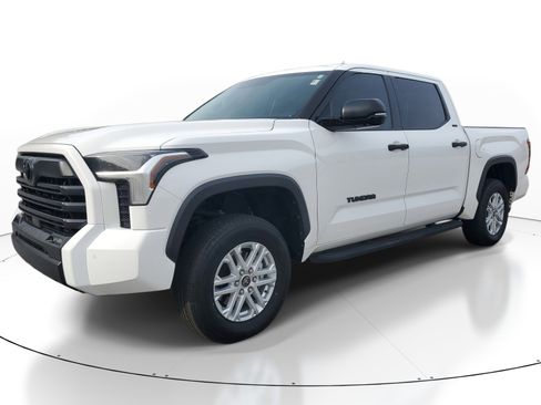 Used 2023 Toyota Tundra SR5 w/ SR5 Convenience Package image 3