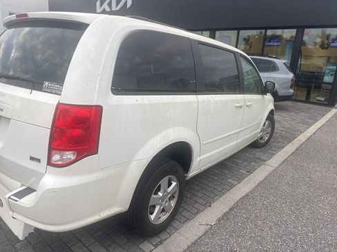 Used 2012 Dodge Grand Caravan SXT image 9
