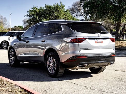 Used 2024 Buick Enclave Premium image 7