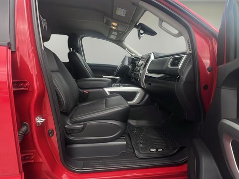 Used 2021 Nissan Titan SV w/ SV Convenience Package image 13