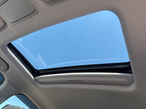 Used 2022 Honda CR-V Touring image 5