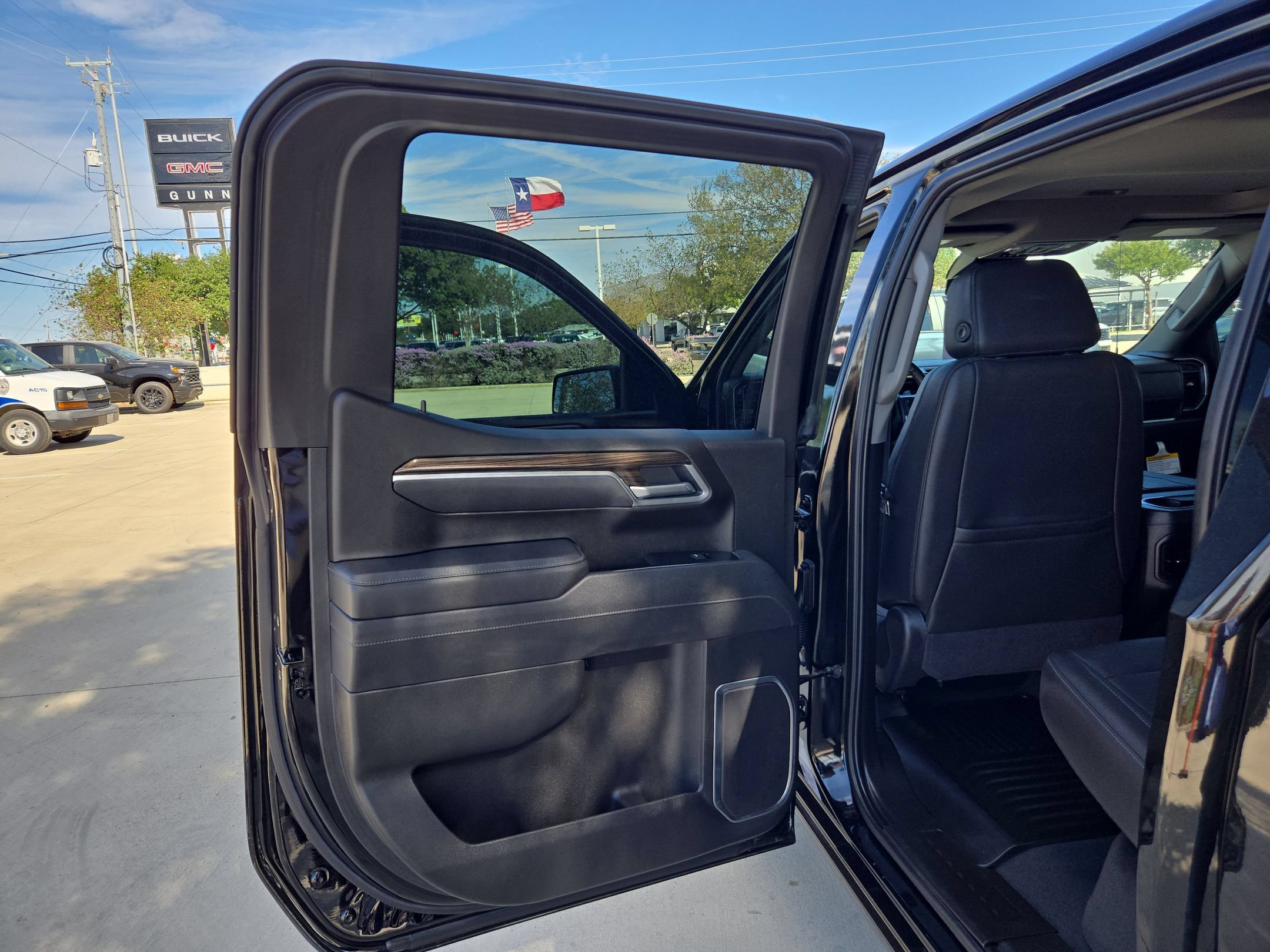Certified 2025 Chevrolet Silverado 1500 RST w/ Convenience Package II AWD/4WD image 14