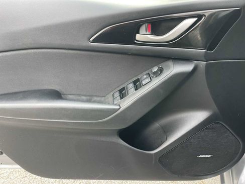 Used 2014 MAZDA MAZDA3 i Touring w/ Technology Package image 11