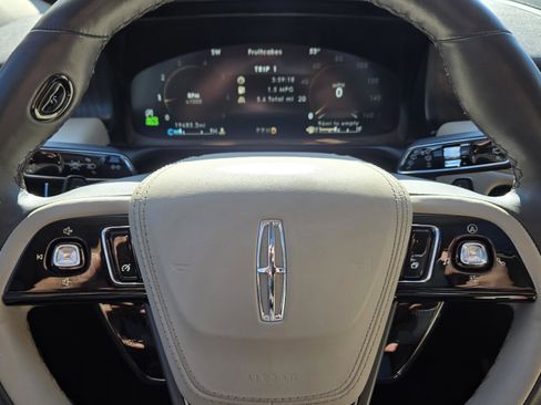 Used 2024 Lincoln Aviator Reserve w/ Elements Package Plus image 28