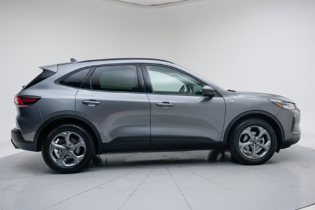 Used 2025 Ford Escape ST-Line FWD image 9