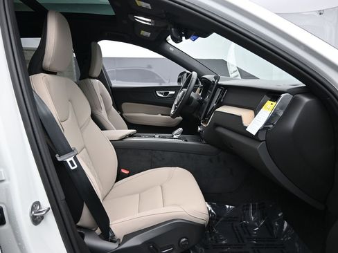 New 2026 Volvo XC60 B5 Plus w/ Climate Package AWD/4WD image 28