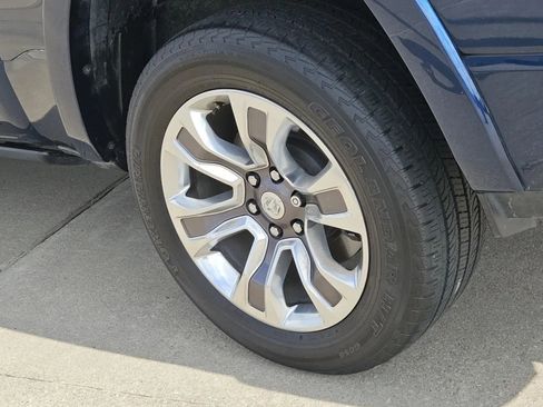 Used 2022 RAM 1500 Limited image 7