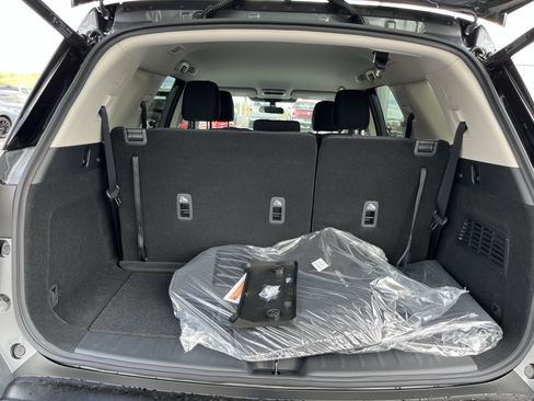 New 2026 Nissan Pathfinder SV AWD/4WD image 16
