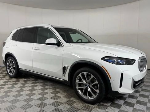 Used 2025 BMW X5 sDrive40i w/ Premium Package image 8