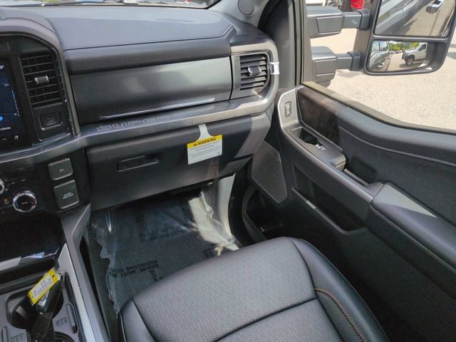 Used 2025 Ford F250 Lariat w/ Lariat Ultimate Package AWD/4WD image 17