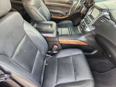 Used 2019 Chevrolet Suburban Premier RWD image 14