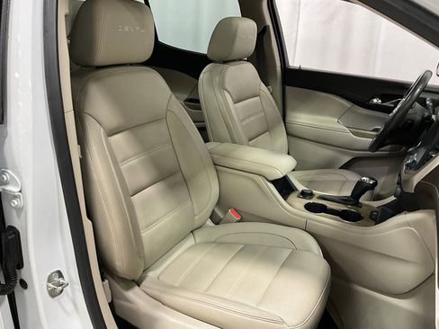 Used 2019 GMC Acadia Denali w/ Technology Package AWD/4WD image 8