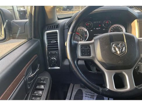 Used 2018 RAM 1500 Laramie image 18