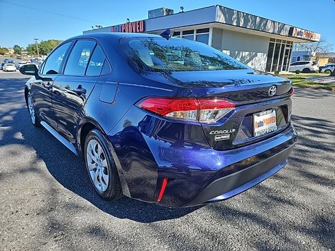 Used 2022 Toyota Corolla LE image 5