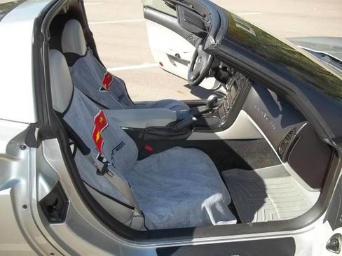 Used 2006 Chevrolet Corvette Coupe w/ Preferred Equipment Group image 37