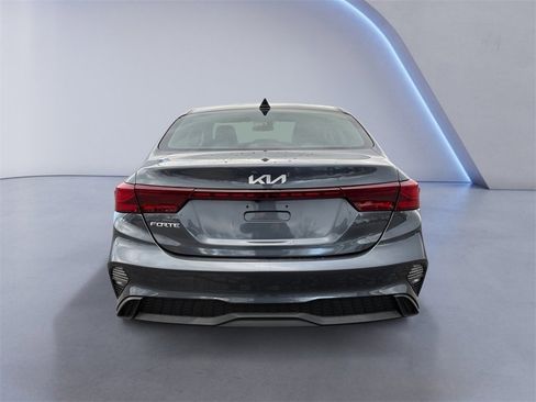 Used 2022 Kia Forte LXS image 4
