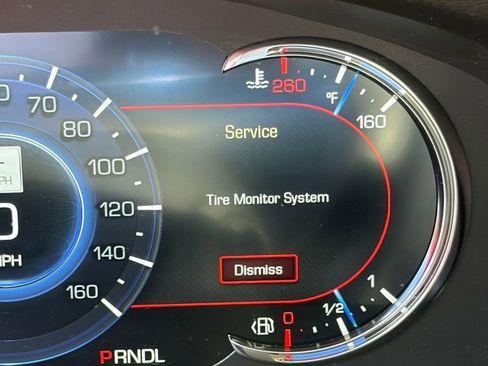 Used 2017 Cadillac Escalade Premium Luxury image 3