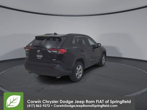 Used 2023 Toyota RAV4 XLE FWD image 14