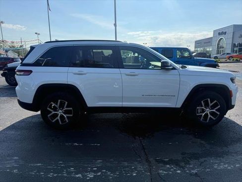 Certified 2024 Jeep Grand Cherokee Limited AWD/4WD image 2