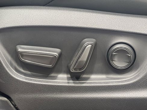 New 2026 Subaru Solterra AWD/4WD image 12