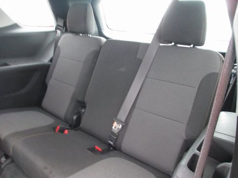 Used 2020 Chevrolet Traverse LT image 18