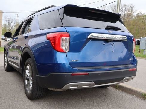 Used 2023 Ford Explorer XLT w/ Equipment Group 202A AWD/4WD image 5