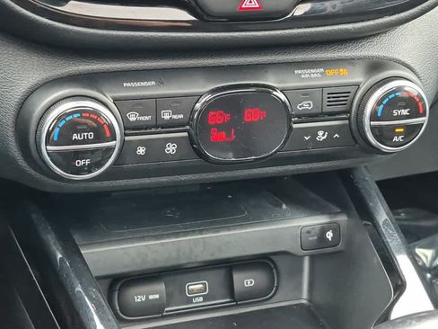 Used 2022 Kia Soul GT-Line FWD image 16
