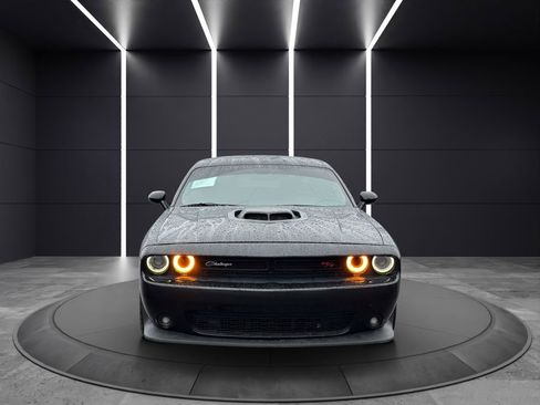 Used 2016 Dodge Challenger R/T Scat Pack image 2