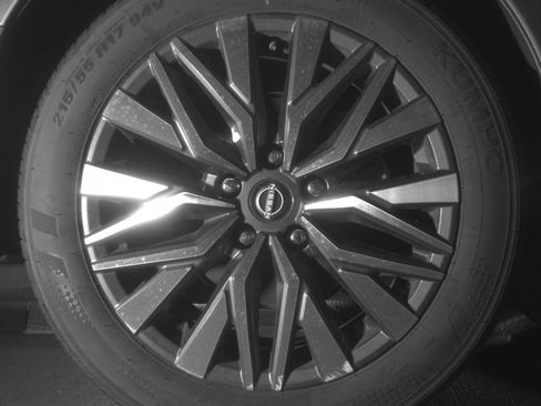 Used 2025 Nissan Altima 2.5 SV FWD image 18