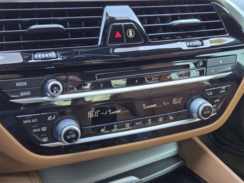 Used 2019 BMW 540i xDrive w/ M Sport Package image 21