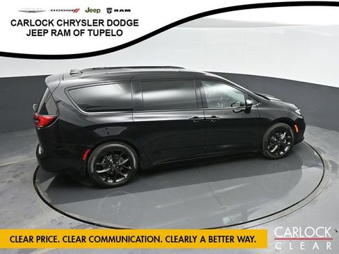 New 2026 Chrysler Pacifica Limited w/ Uconnect Theater Family Group image 39