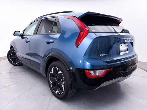 Certified 2024 Kia Niro Wind FWD image 2