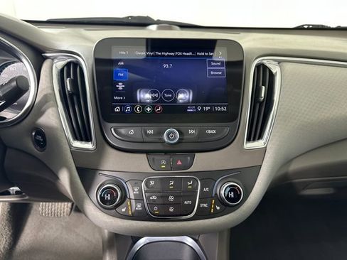 Used 2021 Chevrolet Malibu LT image 21