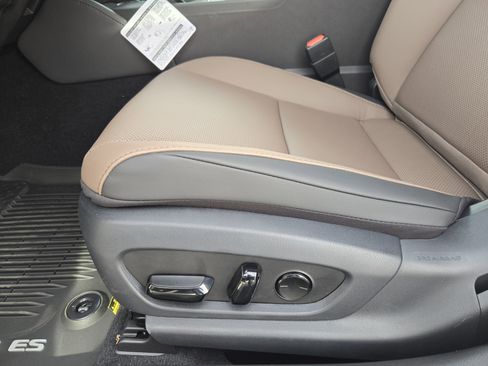 New 2025 Lexus ES 350 w/ Premium Package image 17