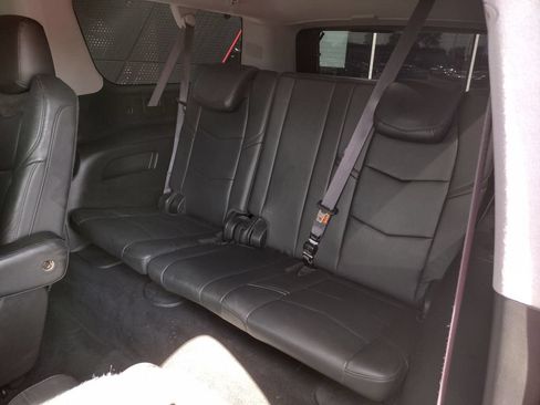 Used 2017 Cadillac Escalade ESV Premium Luxury AWD/4WD image 11