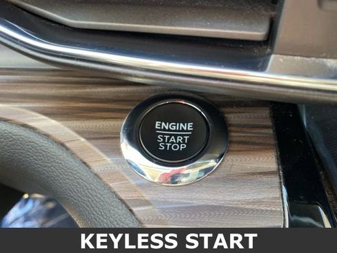 Used 2024 Ford Explorer Limited image 10