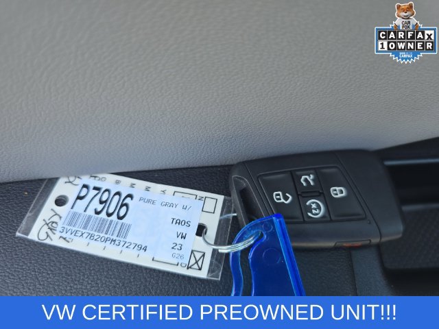 Used 2023 Volkswagen Taos SE w/ Panoramic Sunroof Package FWD image 32